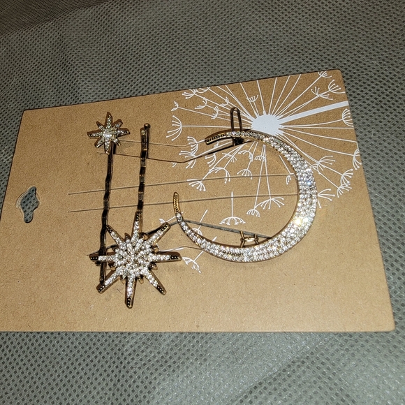 Hair Clips - Picture 3 of 3